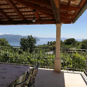 Tinka , Brseč Croazia